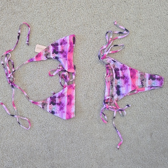 NWT Chloe Rose Revolve Dream On Pink Purple Tie-Dye Bikini Set Size Medium - Picture 7 of 8